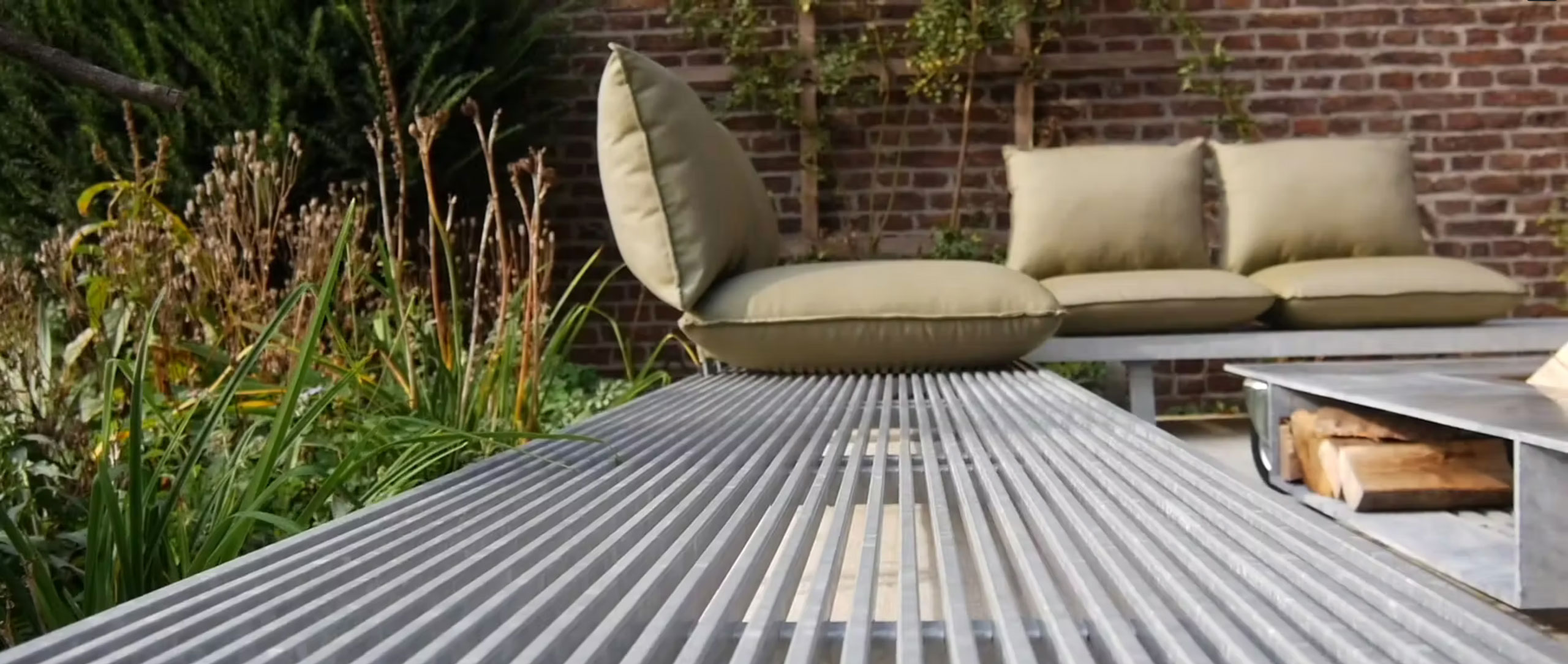 Titelbild des Videos zum Outdoor Sofa L01 von volkerweiss